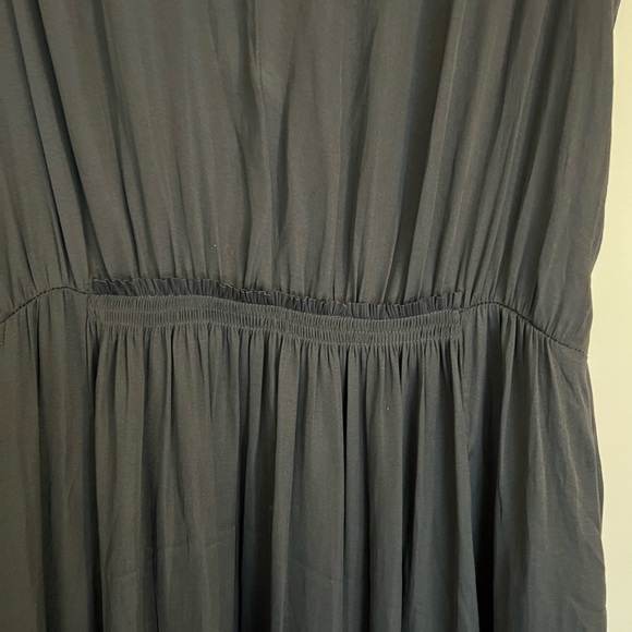 Flowy versatile black maxi dress - Picture 7 of 8